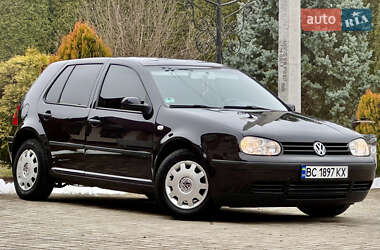 Хэтчбек Volkswagen Golf 2002 в Самборе