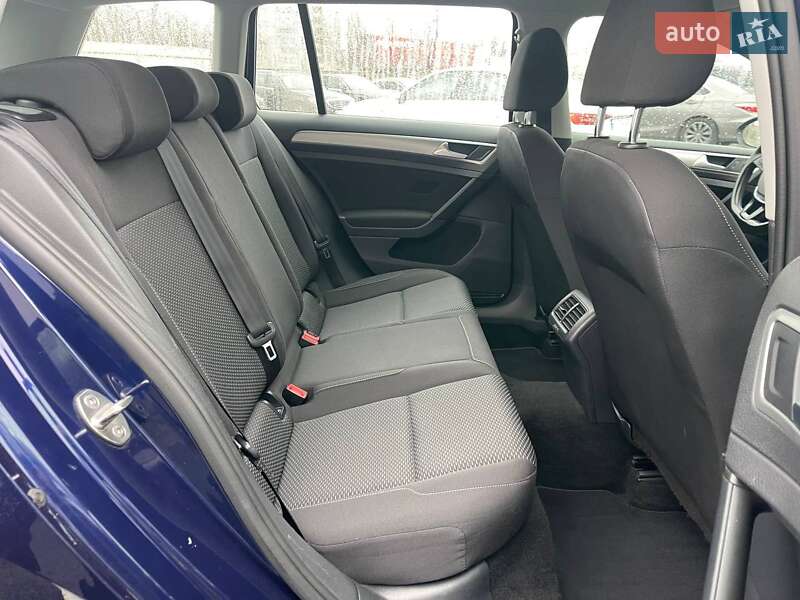 Універсал Volkswagen Golf 2017 в Києві