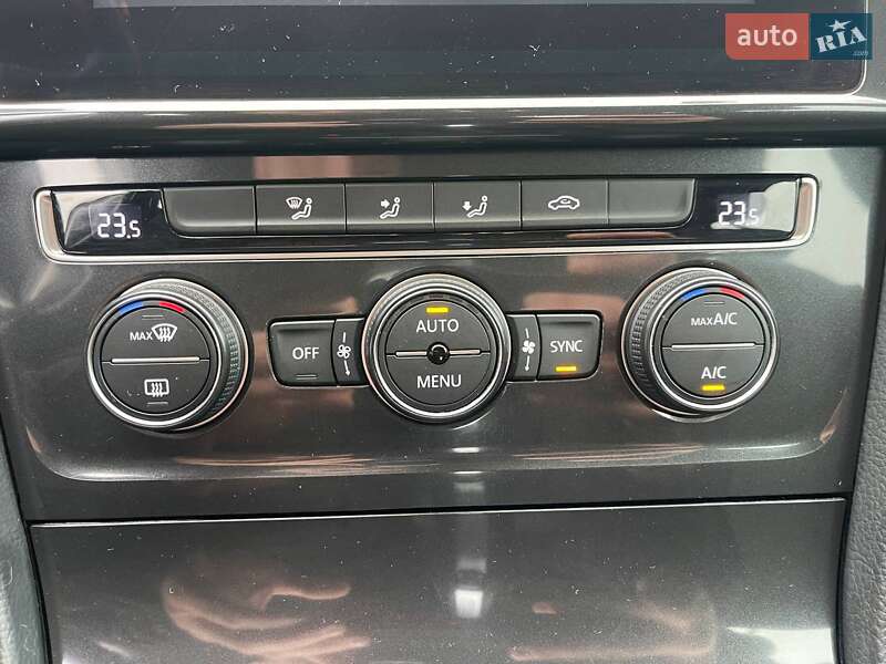 Універсал Volkswagen Golf 2017 в Києві