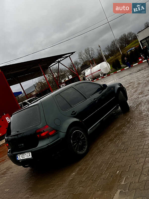 Хетчбек Volkswagen Golf 1999 в Чернівцях