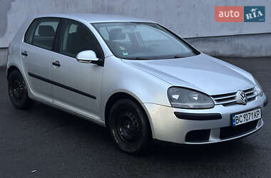 Хетчбек Volkswagen Golf 2004 в Львові