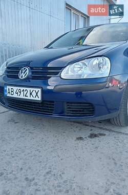 Хэтчбек Volkswagen Golf 2004 в Виннице