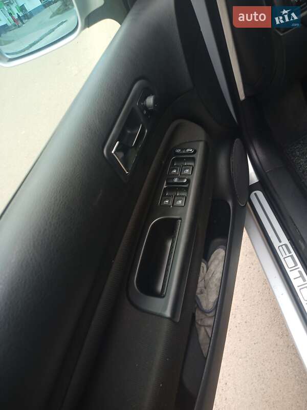 Хэтчбек Volkswagen Golf 2001 в Житомире фото 3 Хэтчбек Volkswagen Golf 2001 в Житомире