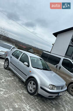 Хэтчбек Volkswagen Golf 1998 в Сокирянах