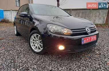Хэтчбек Volkswagen Golf 2010 в Луцке