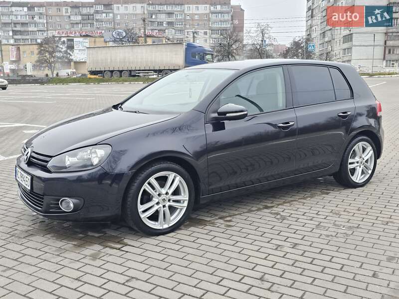 Хэтчбек Volkswagen Golf 2009 в Сумах