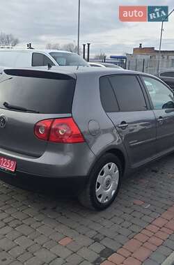 Хэтчбек Volkswagen Golf 2008 в Берегово