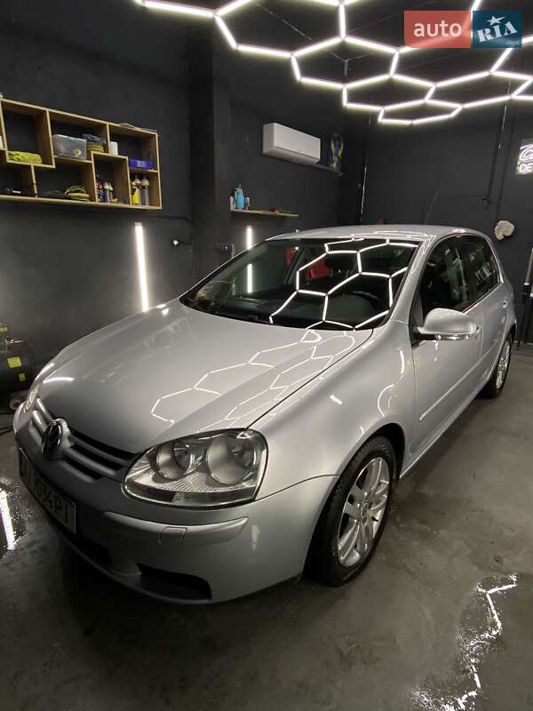 Хетчбек Volkswagen Golf 2006 в Києві