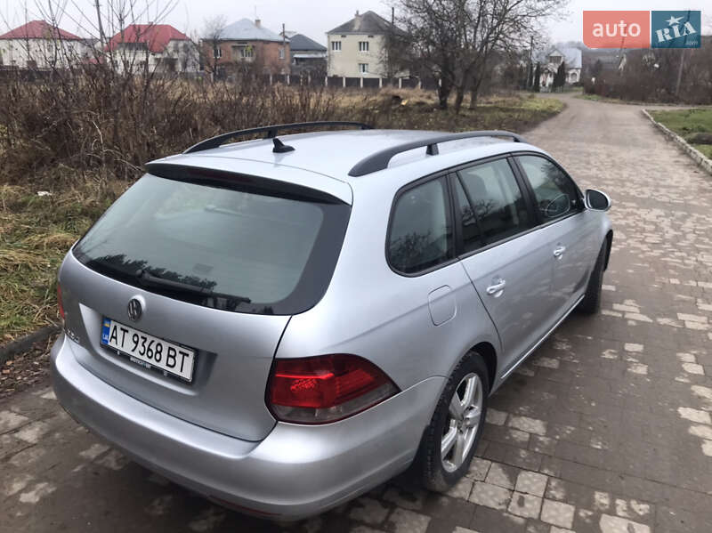 Універсал Volkswagen Golf 2010 в Львові
