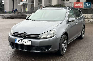 Універсал Volkswagen Golf 2010 в Рівному