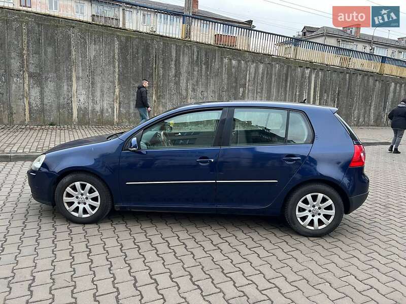 Хэтчбек Volkswagen Golf 2006 в Луцке