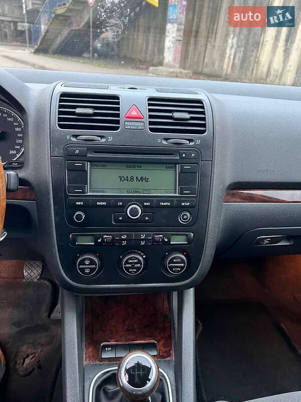 Хэтчбек Volkswagen Golf 2006 в Луцке