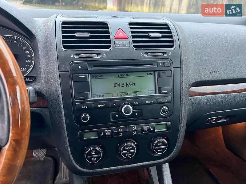 Хэтчбек Volkswagen Golf 2006 в Луцке