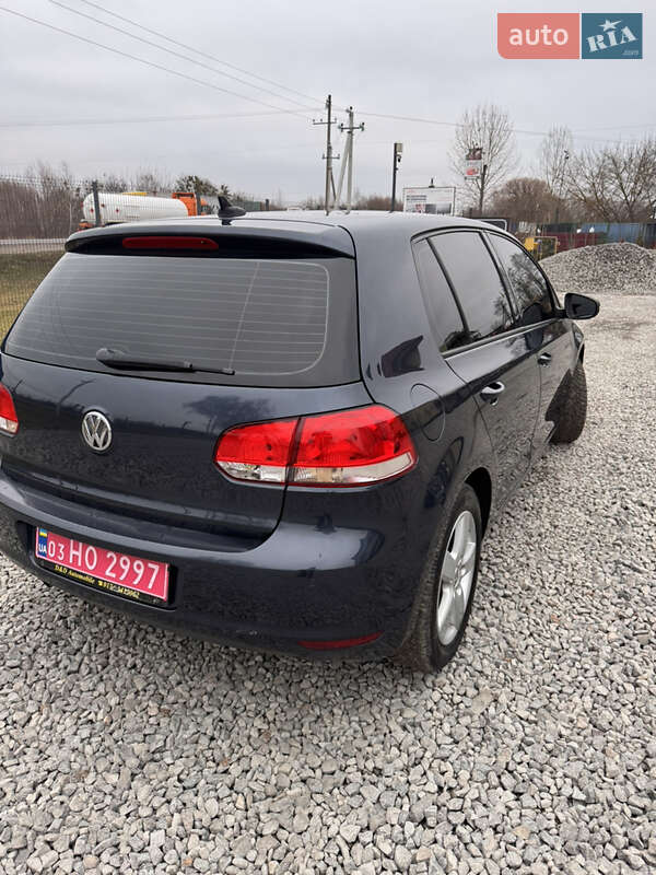 Хэтчбек Volkswagen Golf 2010 в Ковеле