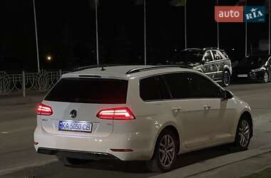 Універсал Volkswagen Golf 2017 в Києві