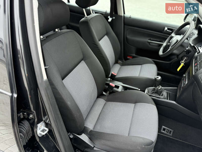 Хэтчбек Volkswagen Golf 2003 в Черновцах фото 40 Хэтчбек Volkswagen Golf 2003 в Черновцах