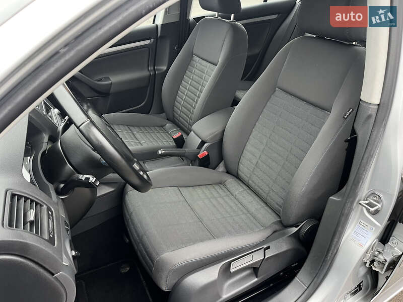 Хэтчбек Volkswagen Golf 2007 в Луцке фото 17 Хэтчбек Volkswagen Golf 2007 в Луцке