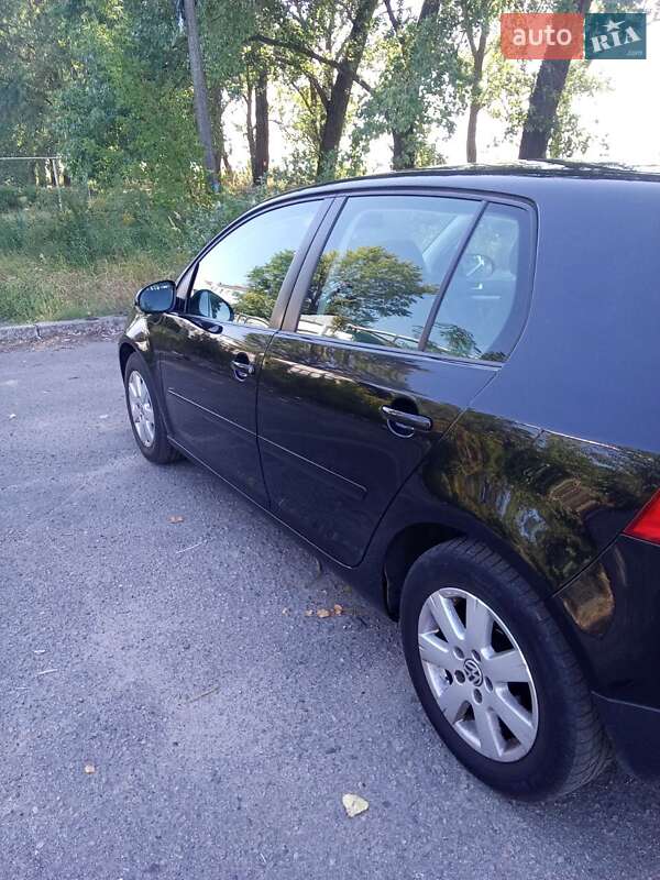 Хетчбек Volkswagen Golf 2008 в Дніпрі