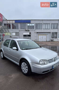 Хэтчбек Volkswagen Golf 2001 в Чернигове