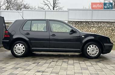 Хетчбек Volkswagen Golf 2002 в Тернополі