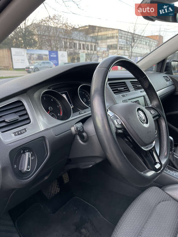 Универсал Volkswagen Golf 2016 в Ужгороде