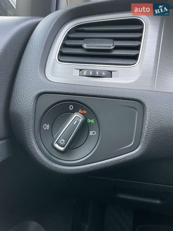 Универсал Volkswagen Golf 2016 в Ужгороде