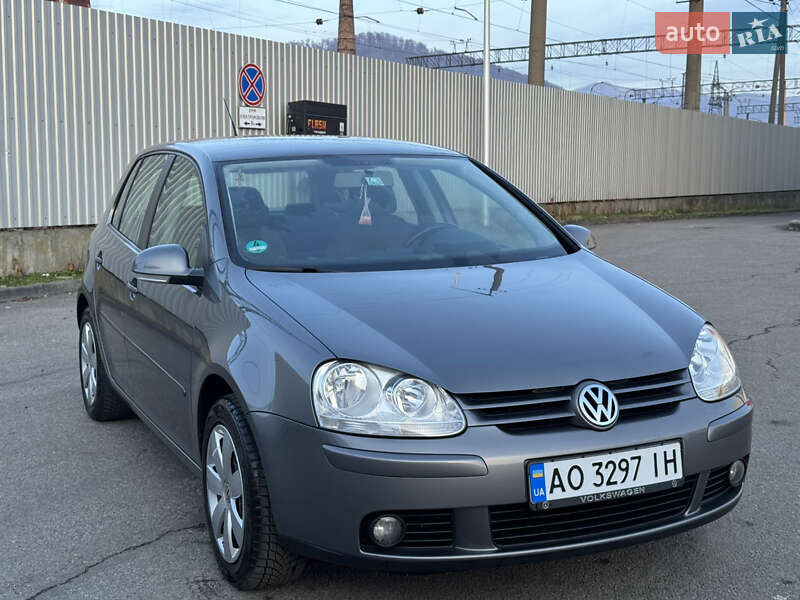 Хетчбек Volkswagen Golf 2007 в Сваляві
