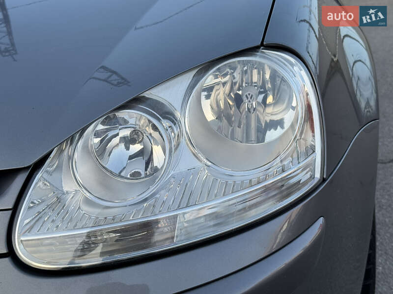 Хетчбек Volkswagen Golf 2007 в Сваляві