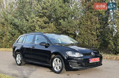 Универсал Volkswagen Golf 2015 в Ровно