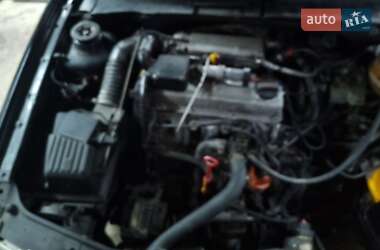 Хетчбек Volkswagen Golf 1994 в Христинівці