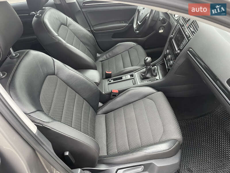 Універсал Volkswagen Golf 2016 в Вишневому