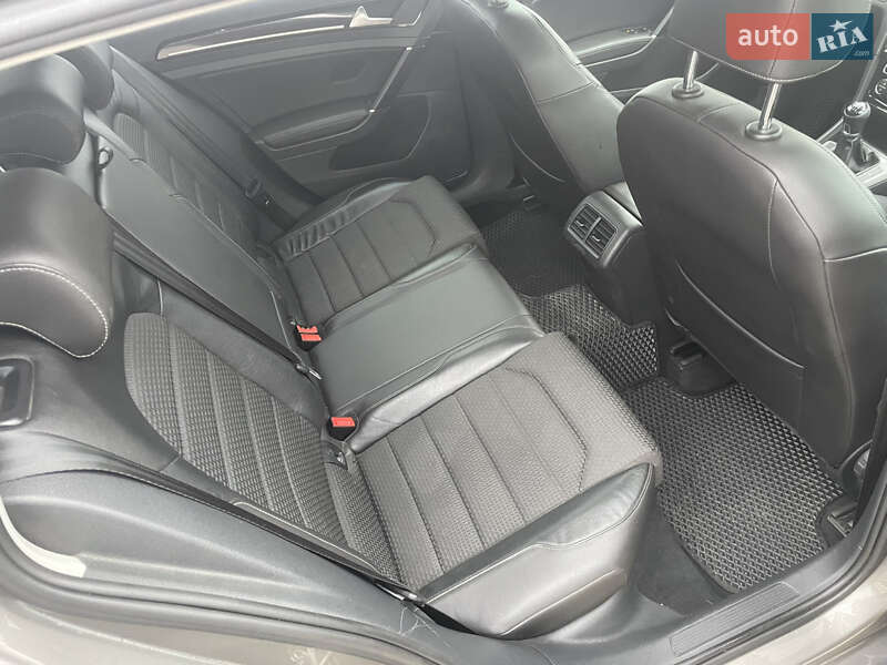 Універсал Volkswagen Golf 2016 в Вишневому