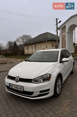 Хэтчбек Volkswagen Golf 2015 в Остроге