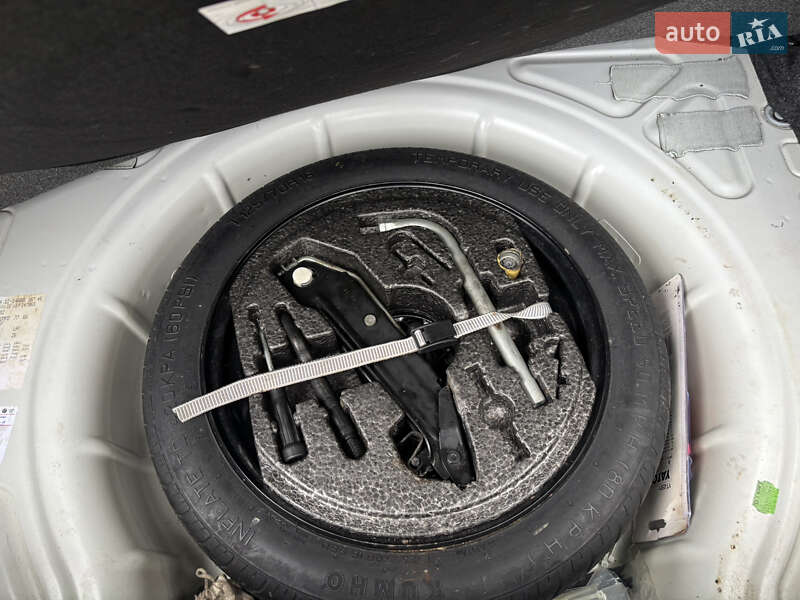 Хэтчбек Volkswagen Golf 2011 в Черкассах