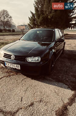 Хетчбек Volkswagen Golf 2001 в Чугуєві