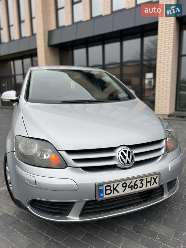 Хэтчбек Volkswagen Golf 2005 в Виннице
