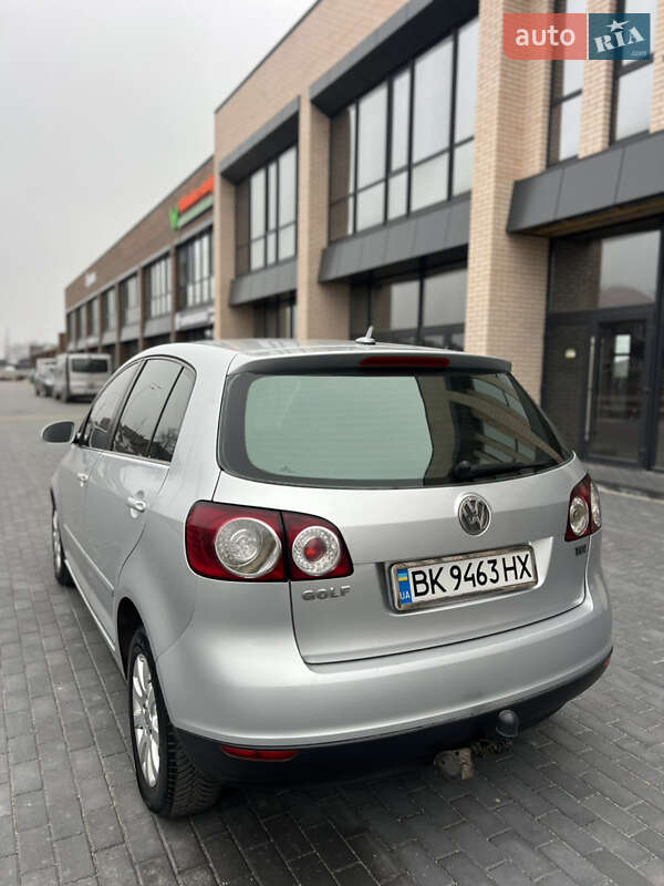 Хэтчбек Volkswagen Golf 2005 в Виннице