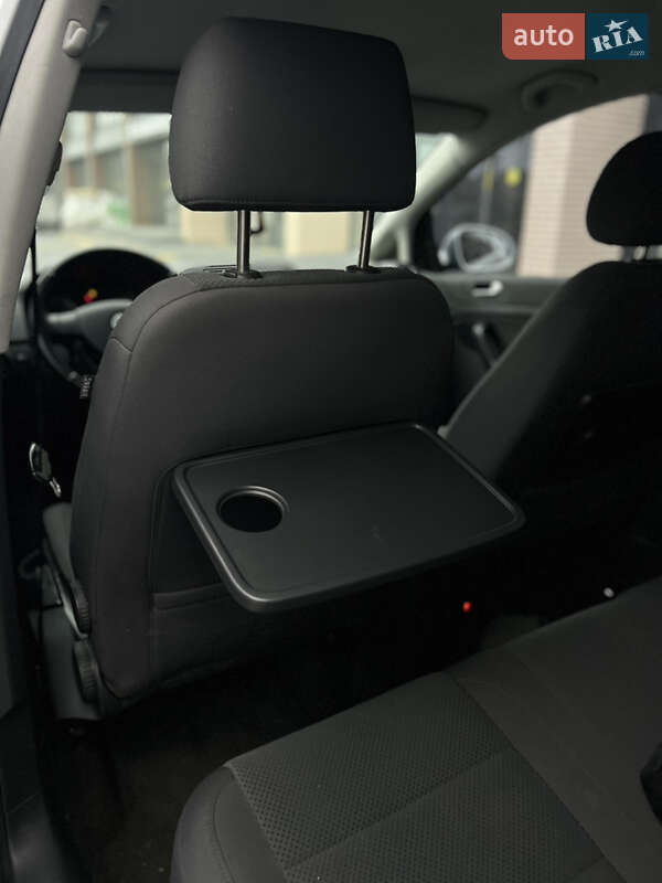 Хэтчбек Volkswagen Golf 2005 в Виннице