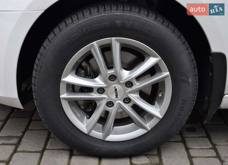 Хэтчбек Volkswagen Golf 2011 в Одессе