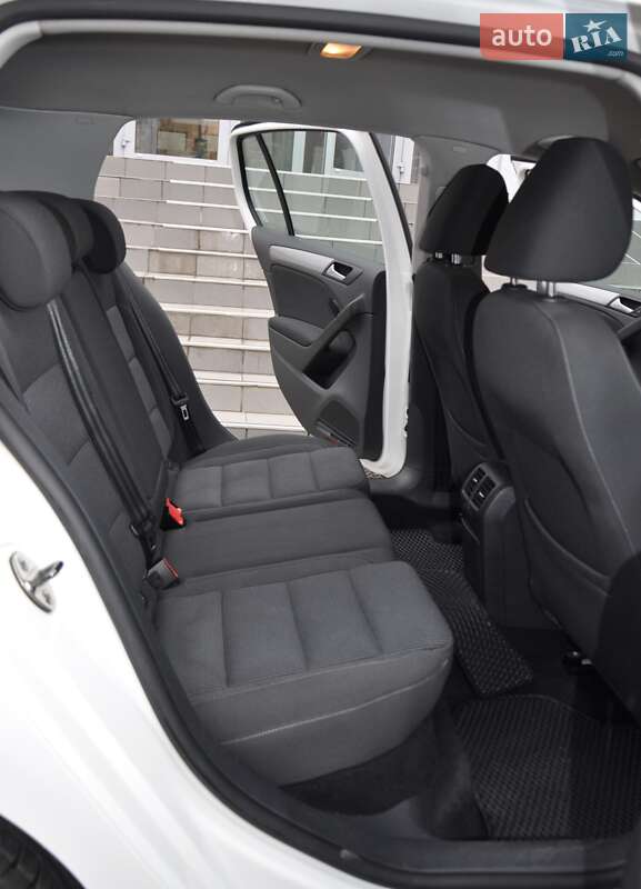 Хэтчбек Volkswagen Golf 2011 в Одессе