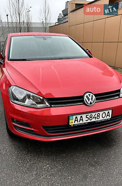 Хэтчбек Volkswagen Golf 2013 в Киеве