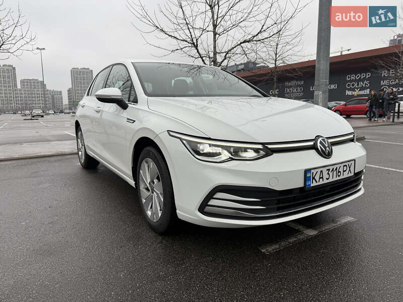 Volkswagen Golf 2021