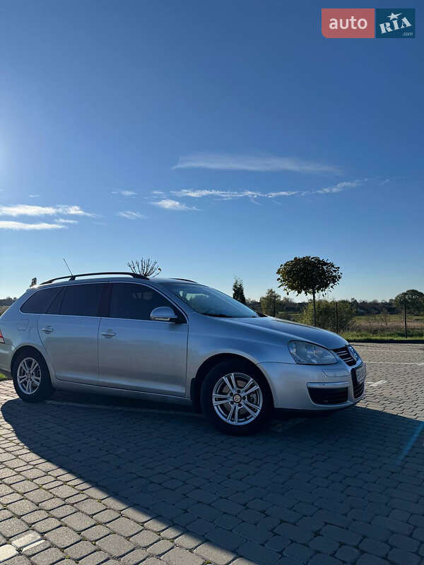 Універсал Volkswagen Golf 2008 в Шепетівці