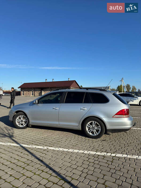 Універсал Volkswagen Golf 2008 в Шепетівці