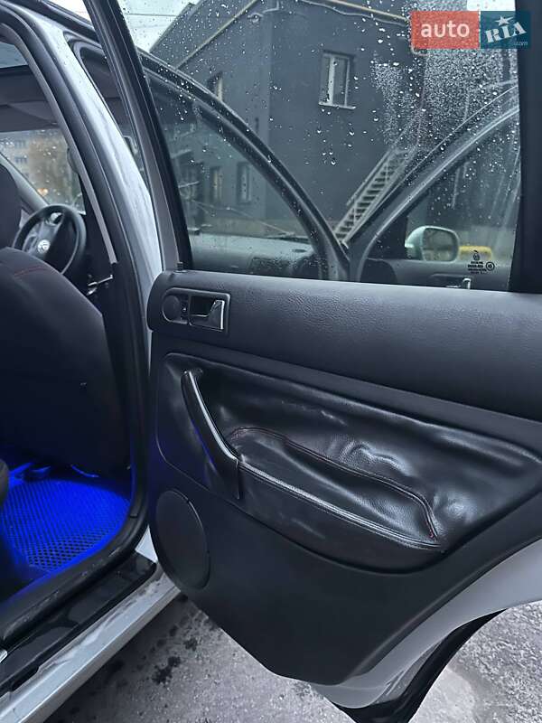 Хетчбек Volkswagen Golf 2000 в Збаражі