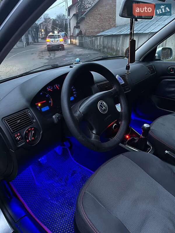 Хетчбек Volkswagen Golf 2000 в Збаражі