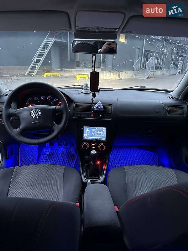 Хетчбек Volkswagen Golf 2000 в Збаражі