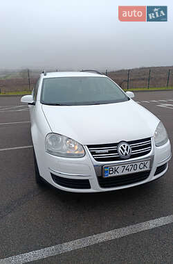 Универсал Volkswagen Golf 2009 в Ровно