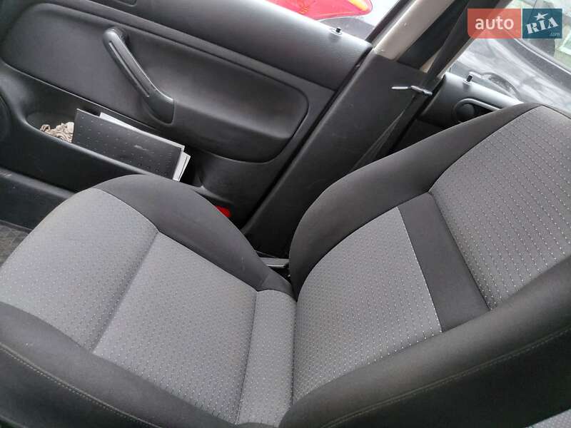 Универсал Volkswagen Golf 2004 в Житомире фото 2 Универсал Volkswagen Golf 2004 в Житомире