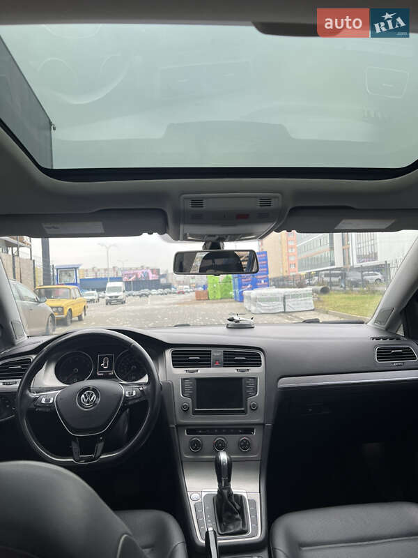 Хетчбек Volkswagen Golf 2015 в Івано-Франківську